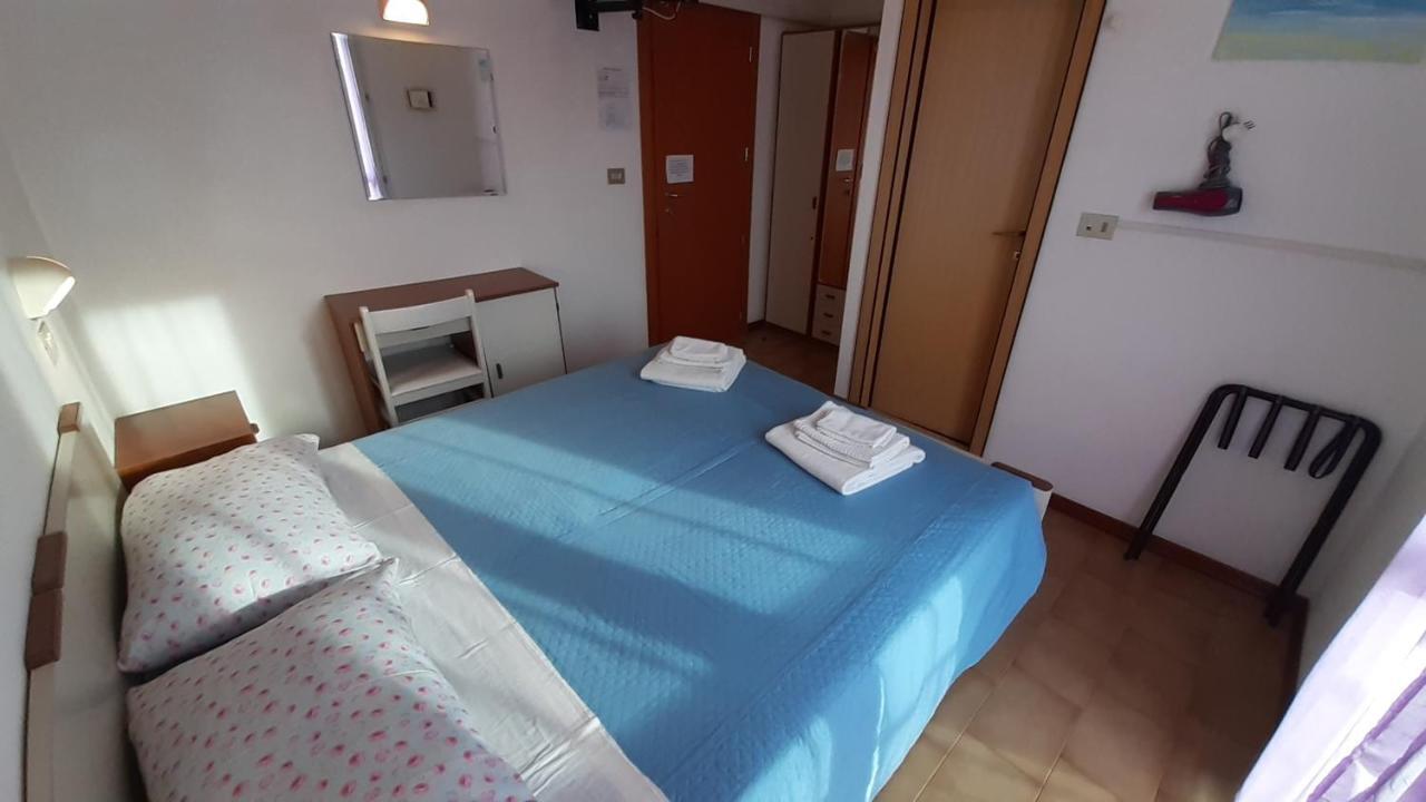 Hotel Elisabetta 2 Stelle Cattolica Kültér fotó