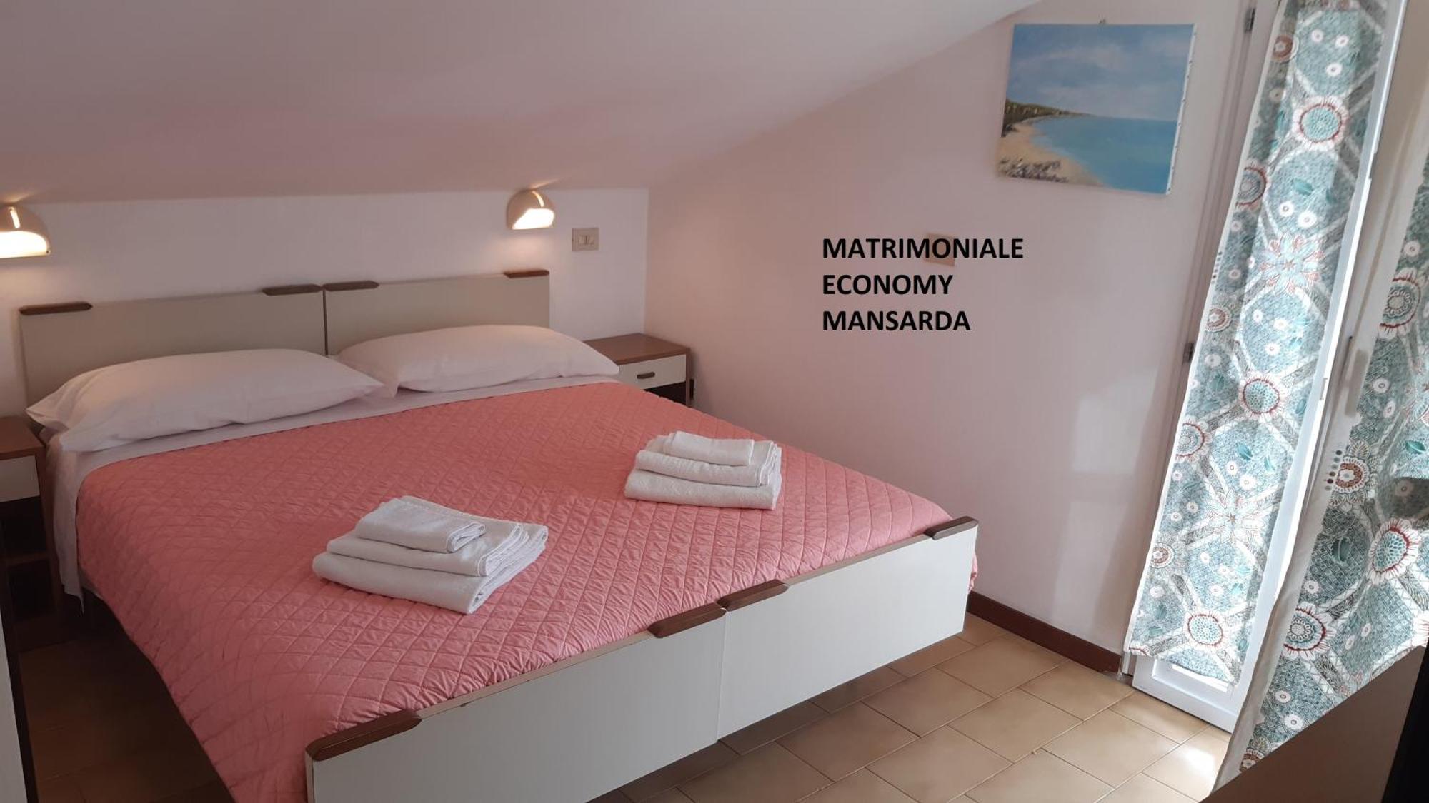 Hotel Elisabetta 2 Stelle Cattolica Kültér fotó