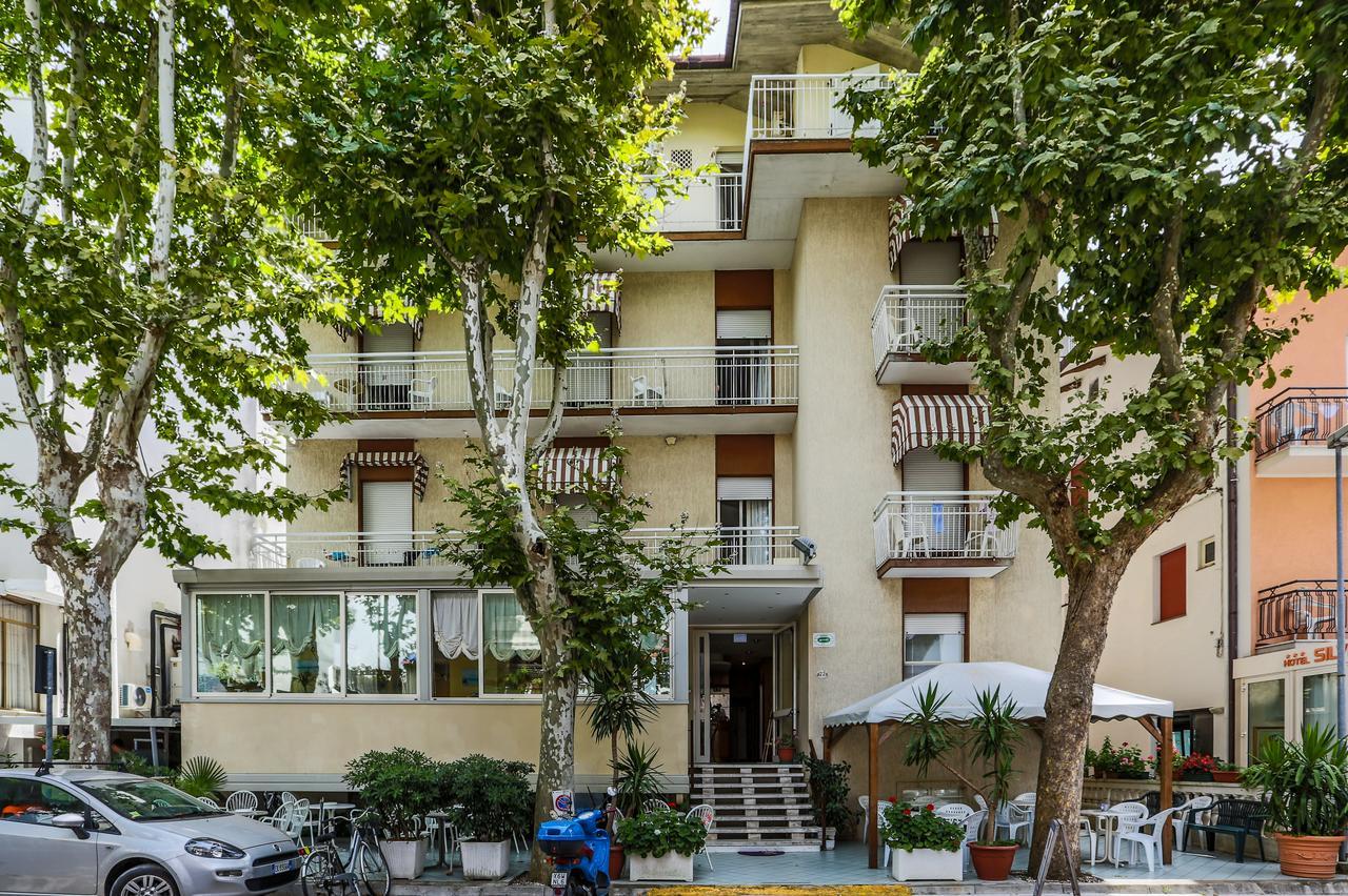 Hotel Elisabetta 2 Stelle Cattolica Kültér fotó