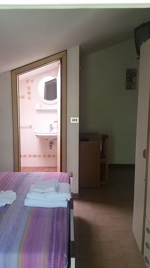 Hotel Elisabetta 2 Stelle Cattolica Kültér fotó
